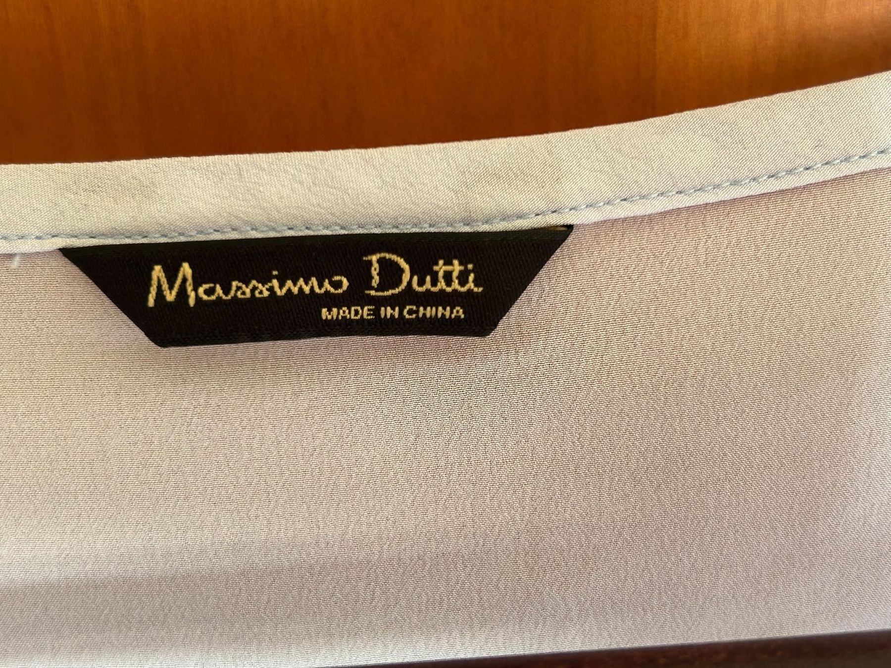 Massimo Dutti Tops: Damen Bluse hellblau aus Seide Grösse S Massimo Dutti – Gebraucht aus Wädenswil von coconut1289 2