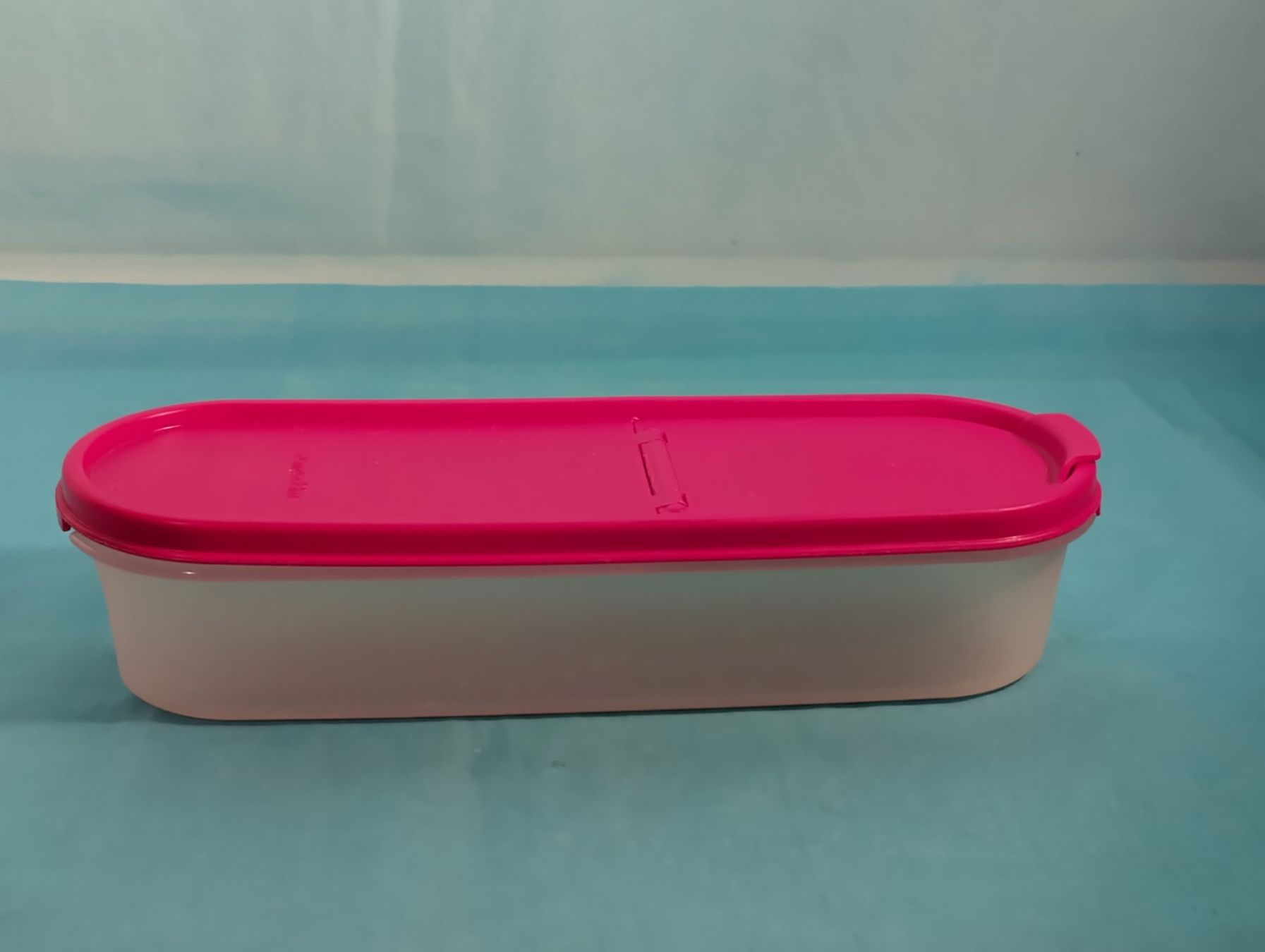 Tupperware Contenitori & Simili: Frischebox Tupperware , Deckel mit separatem Deckel, weinrot – Usato da Bellach venduto da JingleCherry