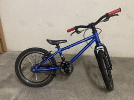 schönes Kinder Fahrrad, blau