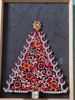 Übergrosser hinreissender Gablonzer Christbaum stehend