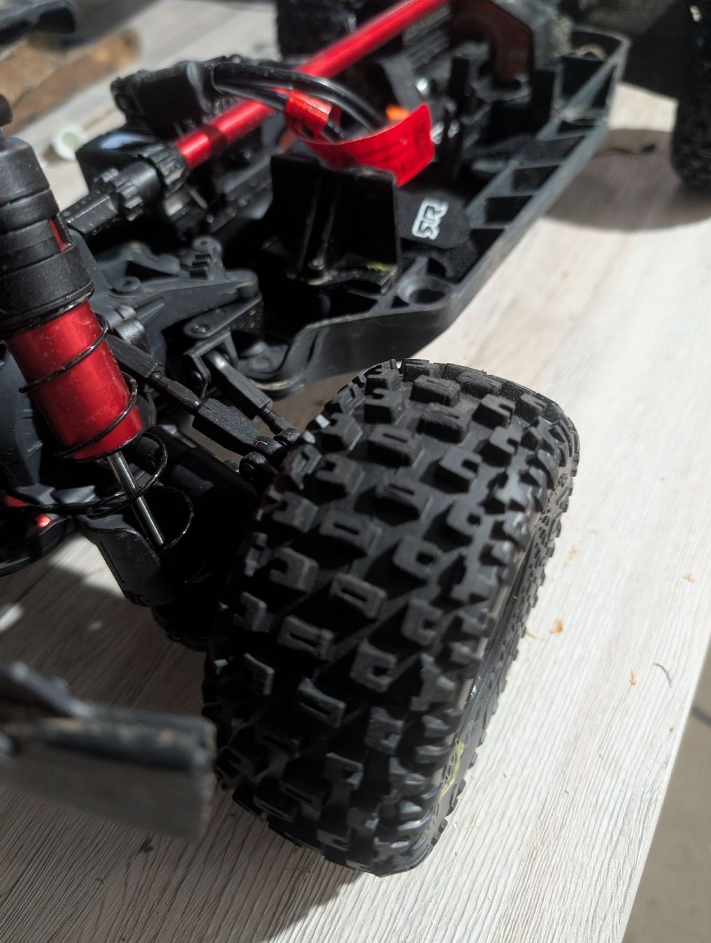 Arrma Modellismo RC: Arrma Mojave 1:8 mit 4S Akku – Usato da Sulzbach venduto da MercedesV8 6