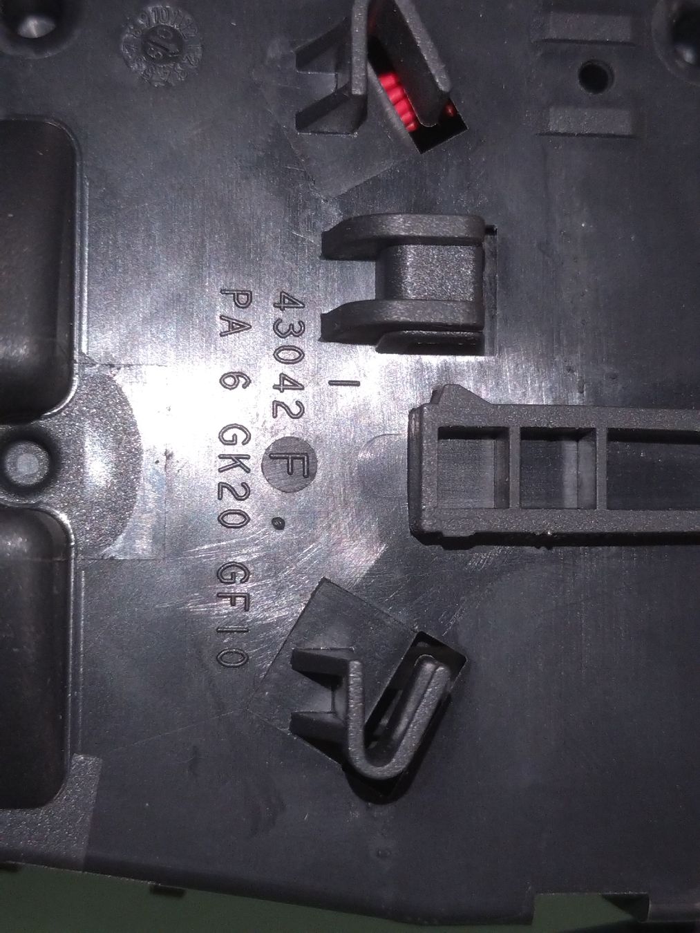 Renault Tutti pezzi di ricambio auto: Commutateur de Phare DELPHI - Kangoo II Clio – Usato da Farvagny-le-Grand venduto da LaCaverne 4