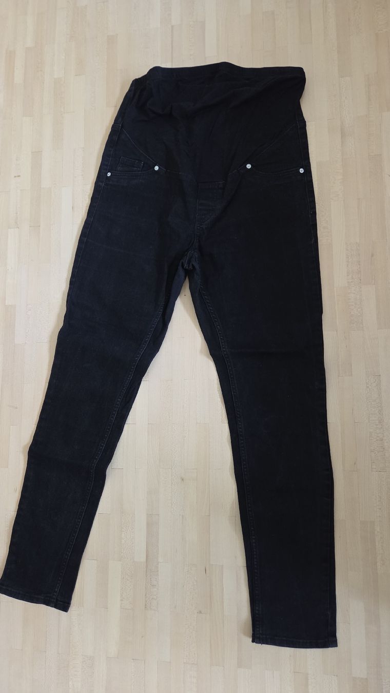 H&M Pantaloni: Schwangerschaftshosen H&M – Usato da St. Gallen venduto da nasi-goreng 2