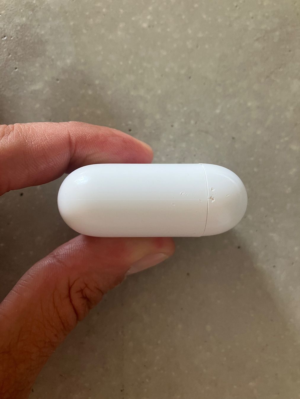 Apple Cuffie: APPLE AIRPODS Case – Usato da Lausanne venduto da mr.v 8