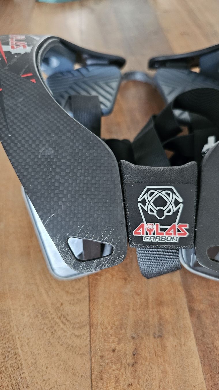 Protezioni & Imbottiture: Atlas Carbon Neckbrace – Usato da Luzern venduto da seb_5kcg 5