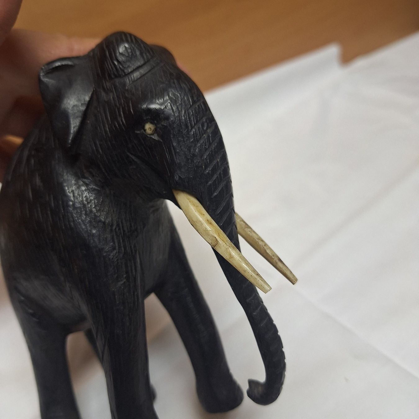 Figuren: Alte, geschnitzte Holzfigur, Elefant schwarz – Gebraucht aus Winterthur von Goldpipau 5