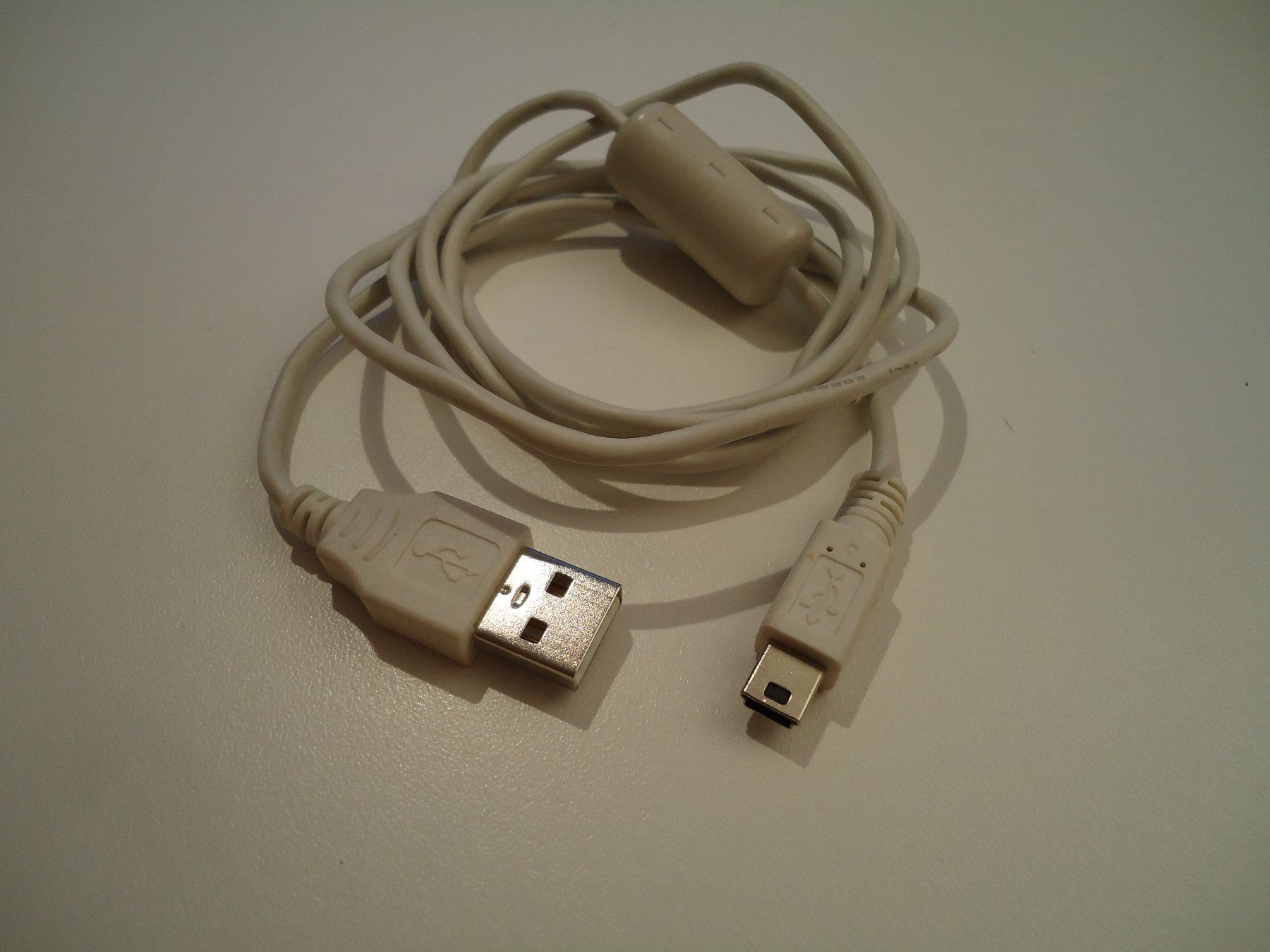 Cavi: USB Typ B-Mini Kabel weiss 1.2m – Usato da Emmenbrücke venduto da BlSi