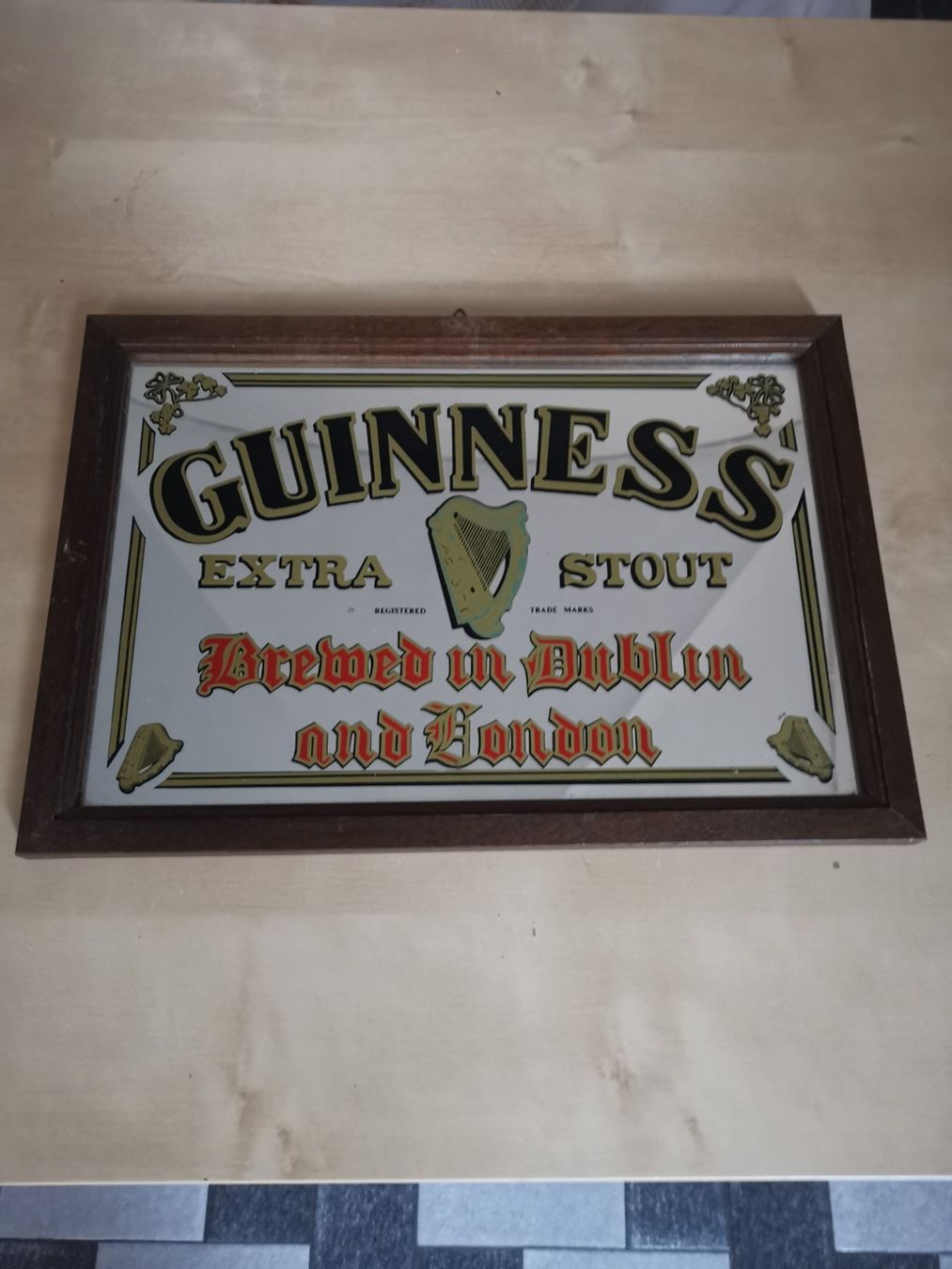 Specchi: Specchio Guinness Extra Stout in legno – Usato da Mendrisio venduto da Spesetta