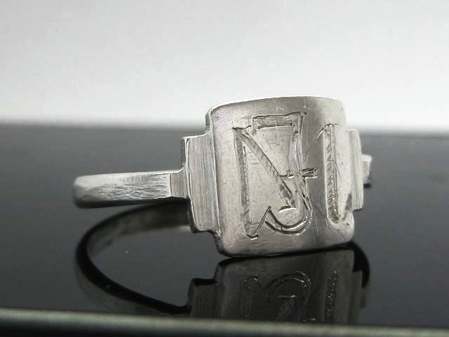 Anelli: Antik Silber Ring  Monogramm MJ / JM  Gr. 56 – Usato da Ermatingen venduto da Decovin