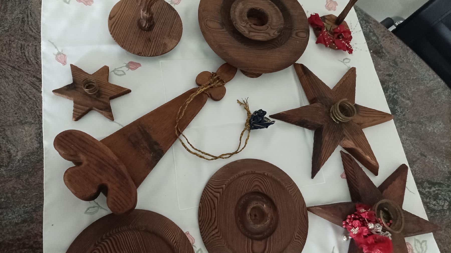 Portacandele: 9 Rustikale Holz Kerzenständer – Usato da Binningen venduto da ire_7t9y
