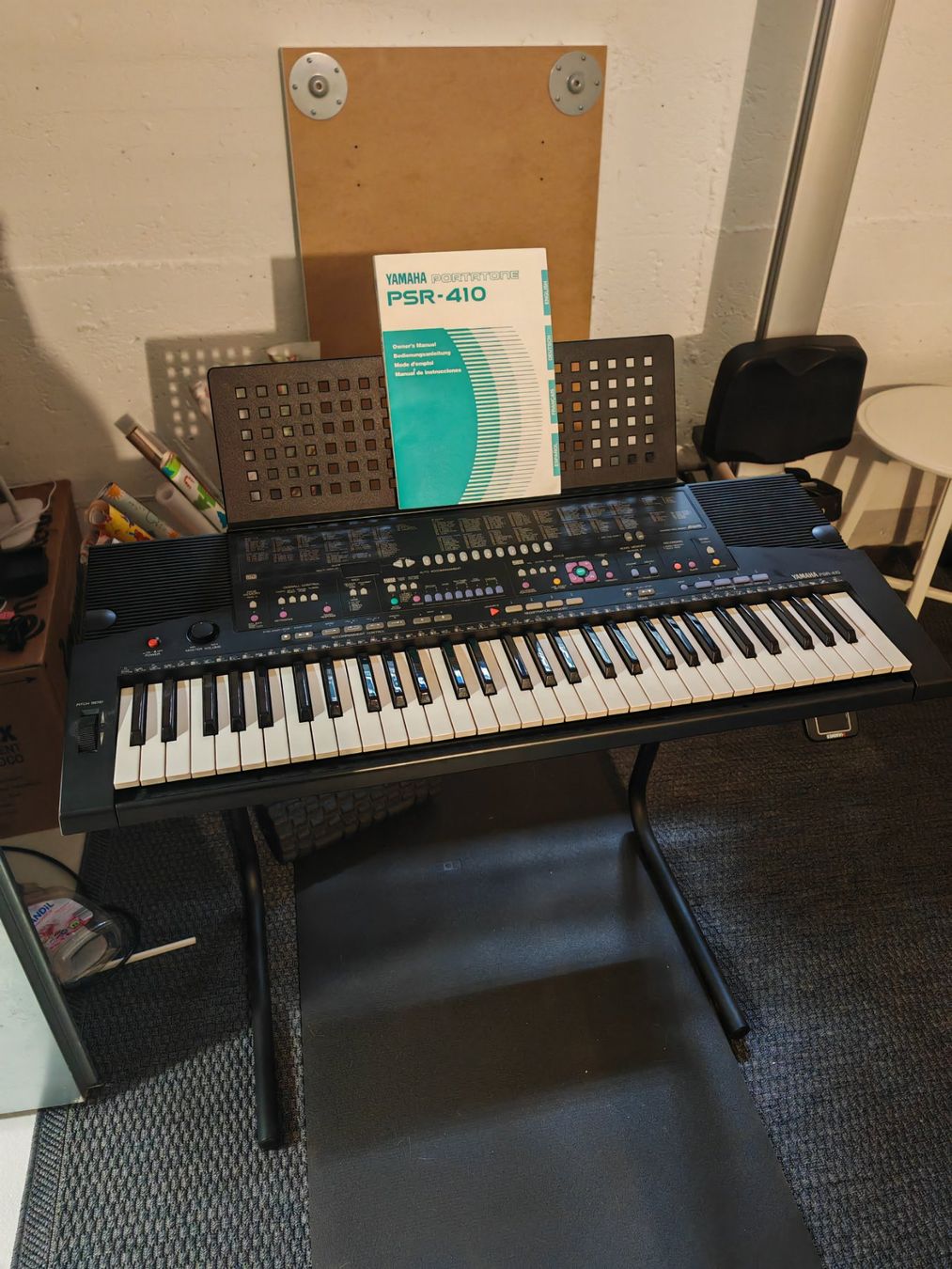 Yamaha Strumenti musicali: Yamaha PSR-410 Keyboard mit Ständer – Usato da Rupperswil venduto da Damuchi