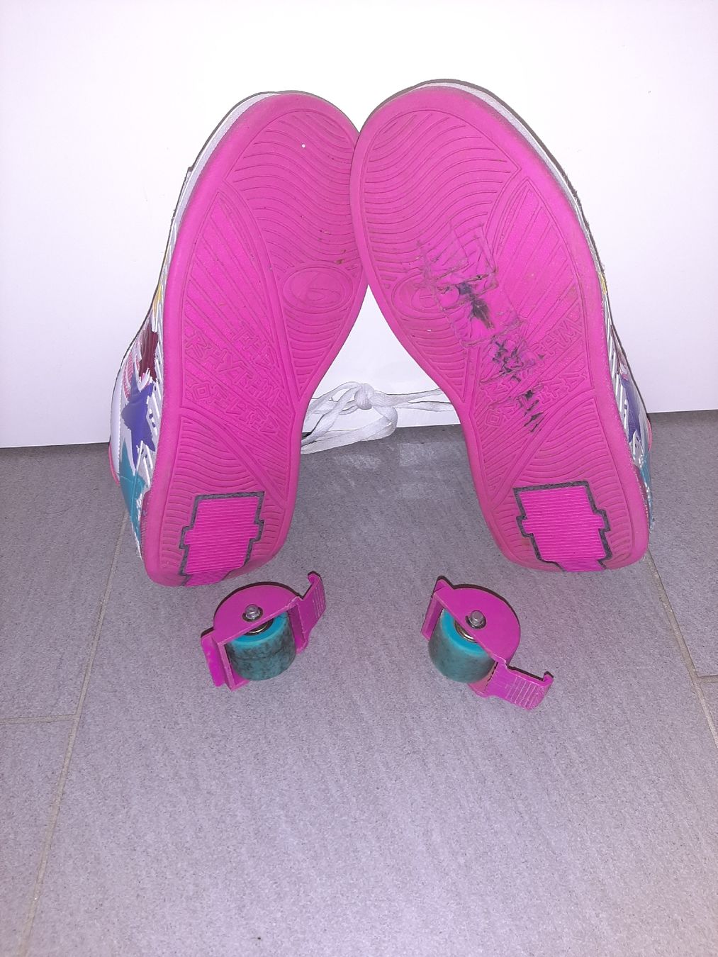 Pattini in linea & Pattini a rotelle: Breezy Rollers Sneaker mit Rollen weiss pink Grösse 36 – Usato da Mettmenstetten venduto da Naedu11 3