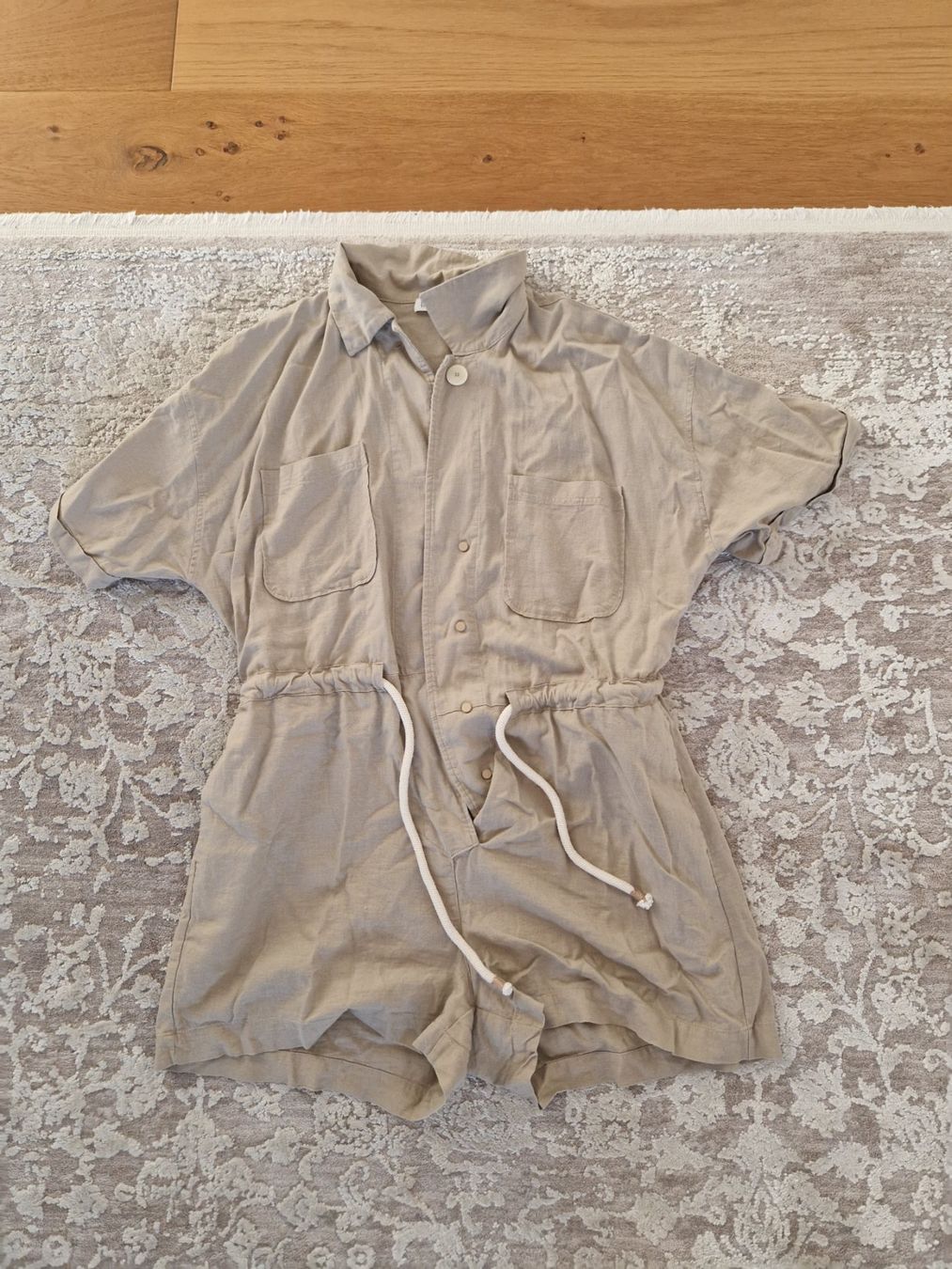 Mango Jumpsuits: Mango Leichter Sommerjumpsuit Gr. L Sand/Beige – Gebraucht aus Erlinsbach SO von ULIKH 1