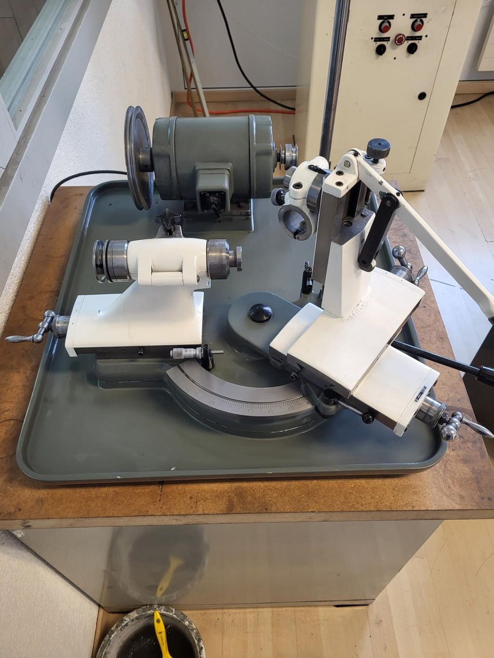 Toutes les machines: Affuteuse – D'occasion à Le Locle par jul_w67y 2