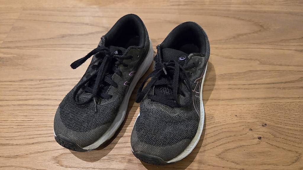 Schuhe für Jungen: Asics Turnschuhe, Grösse 35.5 – Gebraucht aus Tägerwilen von melaniedu 3