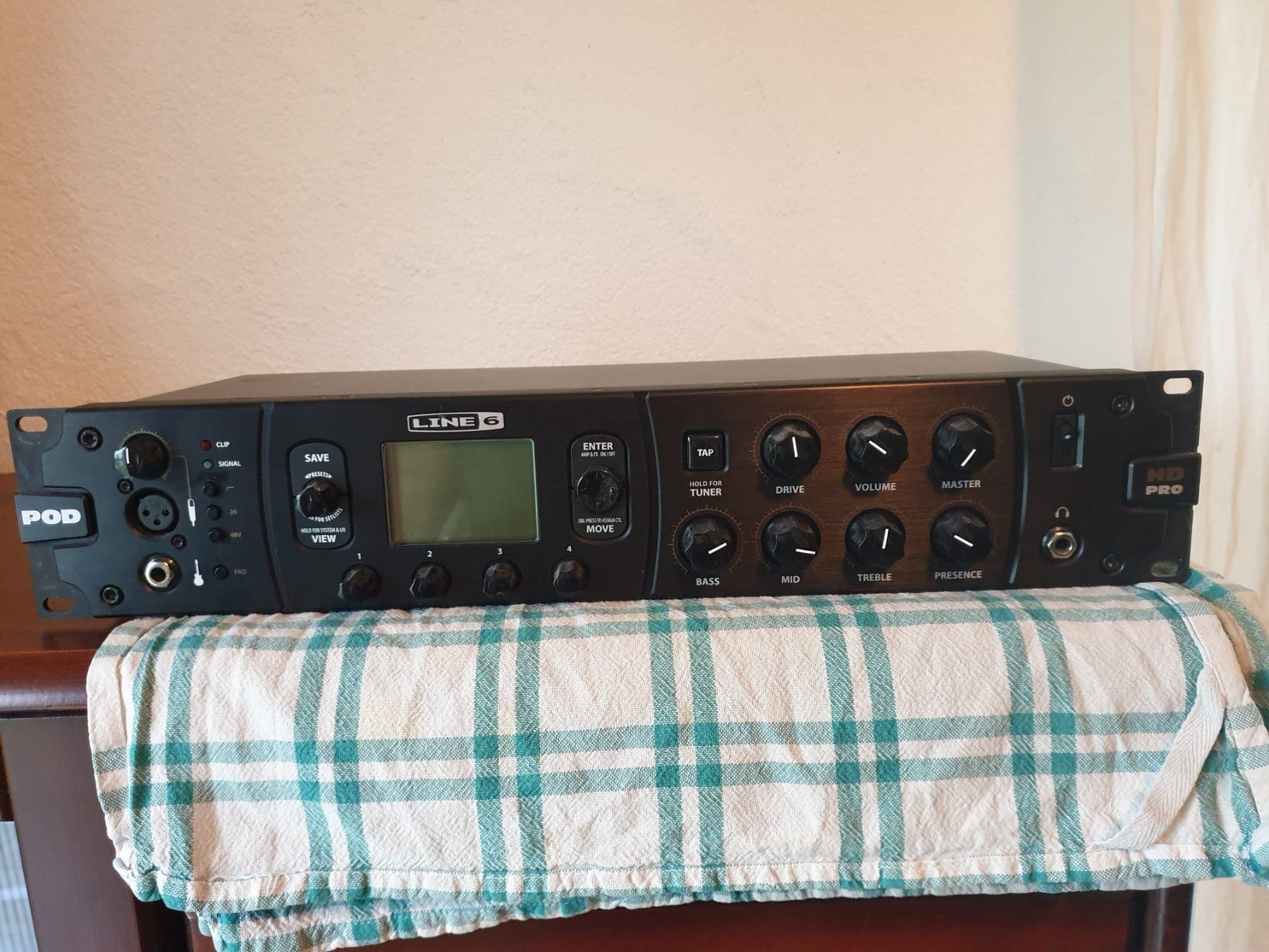 Line 6 Pod HD Pro Guitar Multi-Effects Rackmount Processor (Gebraucht ...