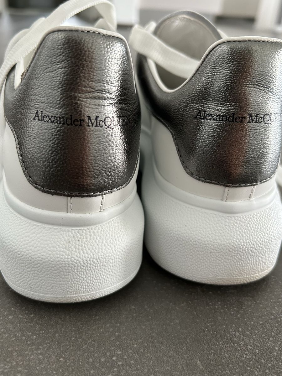 Alexander Mcqueen Chaussures femmes: Original Alexander McQueen Schuhe Gr. 37 metallic silber – Neuf (Voir description) à Itingen par ella308874 2