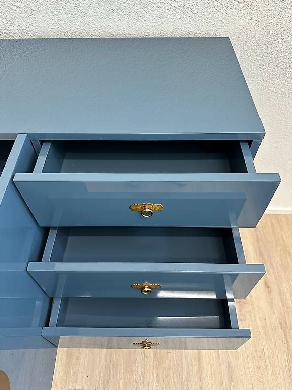 Cassettiere: Hochglanz Sideboard in Blau mit Goldgestell – Usato da Obernau venduto da Arche_Noah_Brocki 4