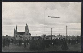 München, Zeppelin-Luftschiff über der 