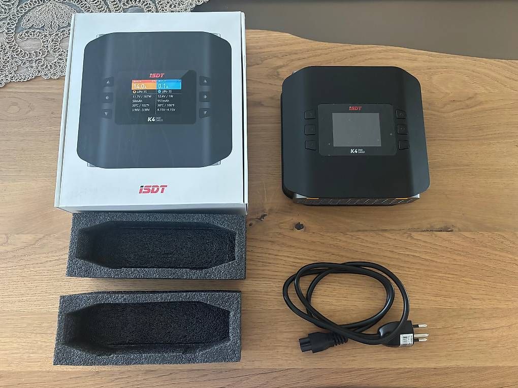 Caricatori & Batterie: Ladegerät iSDT K4 smart Charger – Usato da Bützberg venduto da Banj
