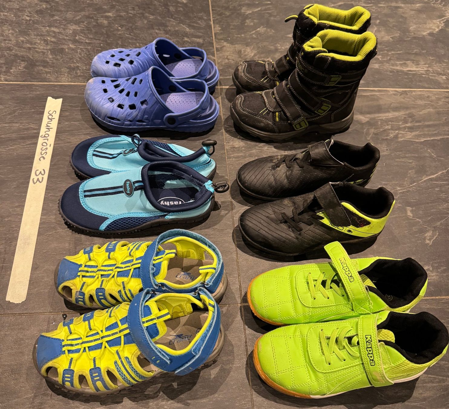 Scarpe per ragazzi: Jungenschuhe Gr. 33 – Usato da Dintikon venduto da Aurelia83 3