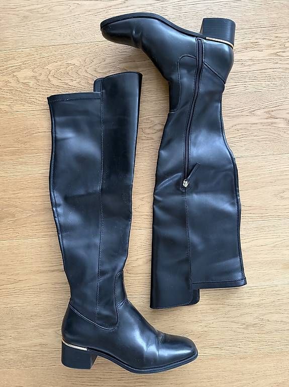 Chaussures femmes: Overkneestiefel  – D'occasion à Muttenz par jea_2wtm