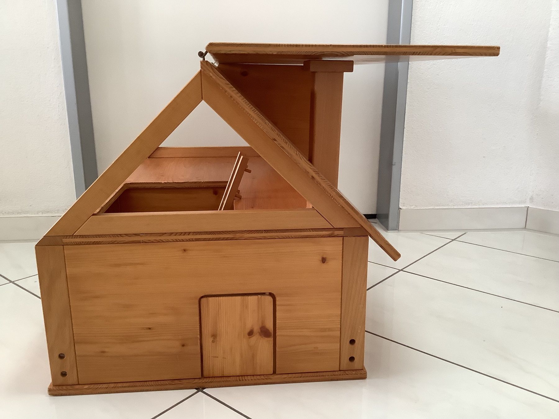 Giocattoli: Holz Stall, robust und liebevoll gebaut – Usato da Uster venduto da yvo_z9xh 1