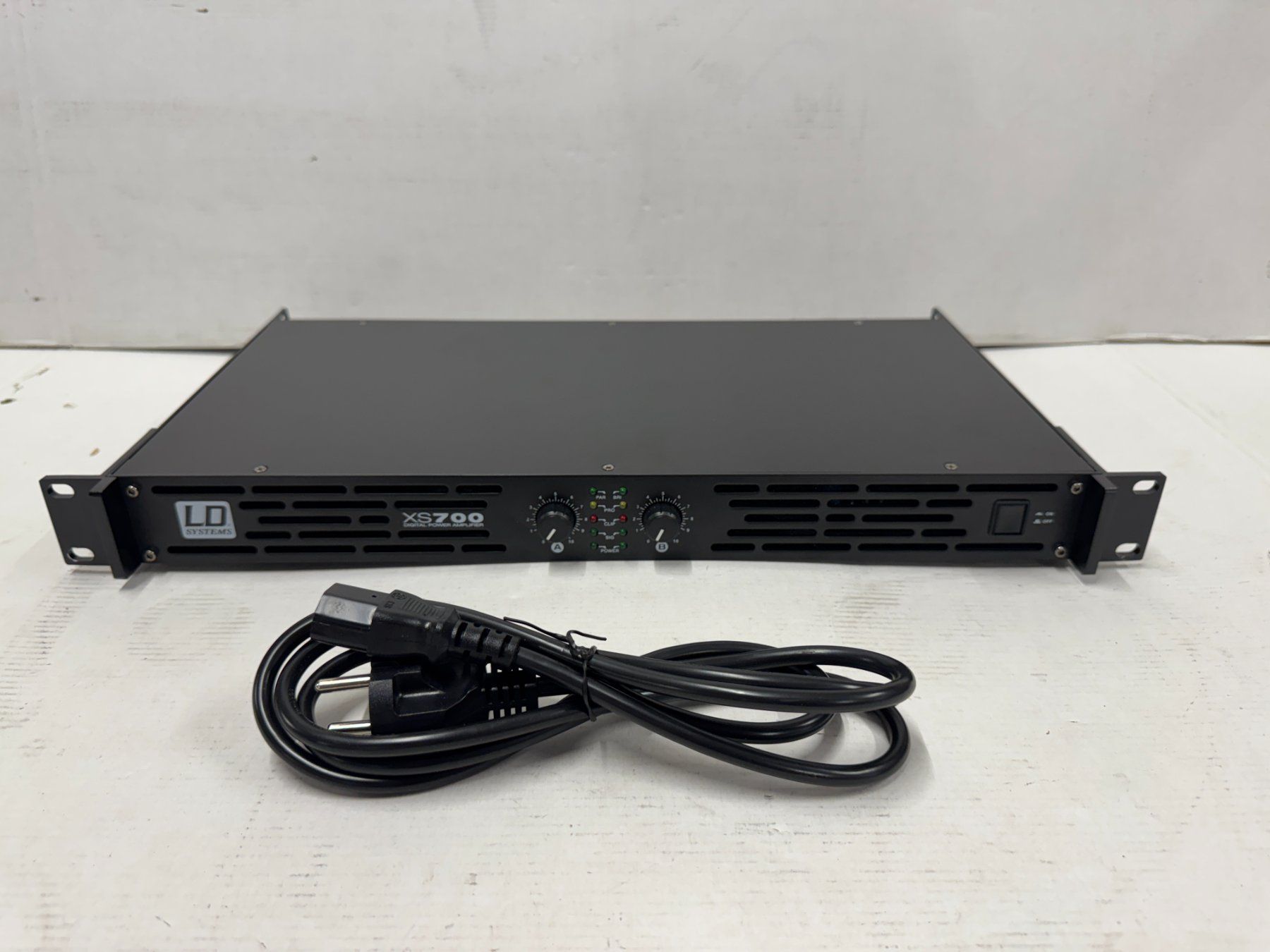 LD Systems Amplificatori: LD Systems Endstufe XS 700 (A317) – Nuovo (secondo la descrizione) da Däniken SO venduto da Profog1