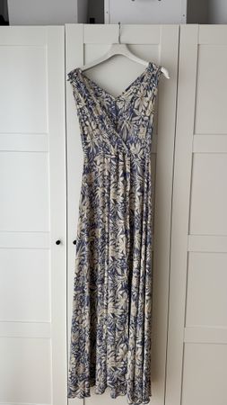Sommerkleid lila mit Blumen