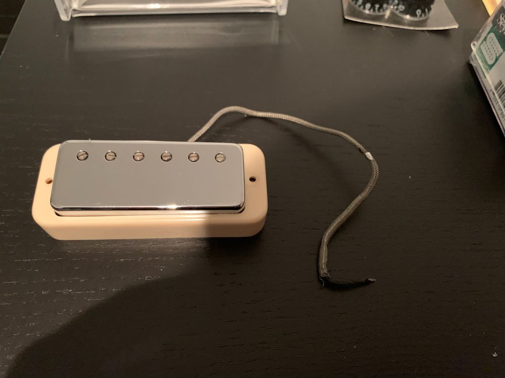 Allparts contour humbucker, plat, crème, 2 pièces