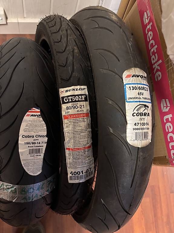 Pneus & Kompletträder: Pneus Moto – Neu (gemäss Beschreibung) aus St-Aubin-Sauges von Pas-d-bol