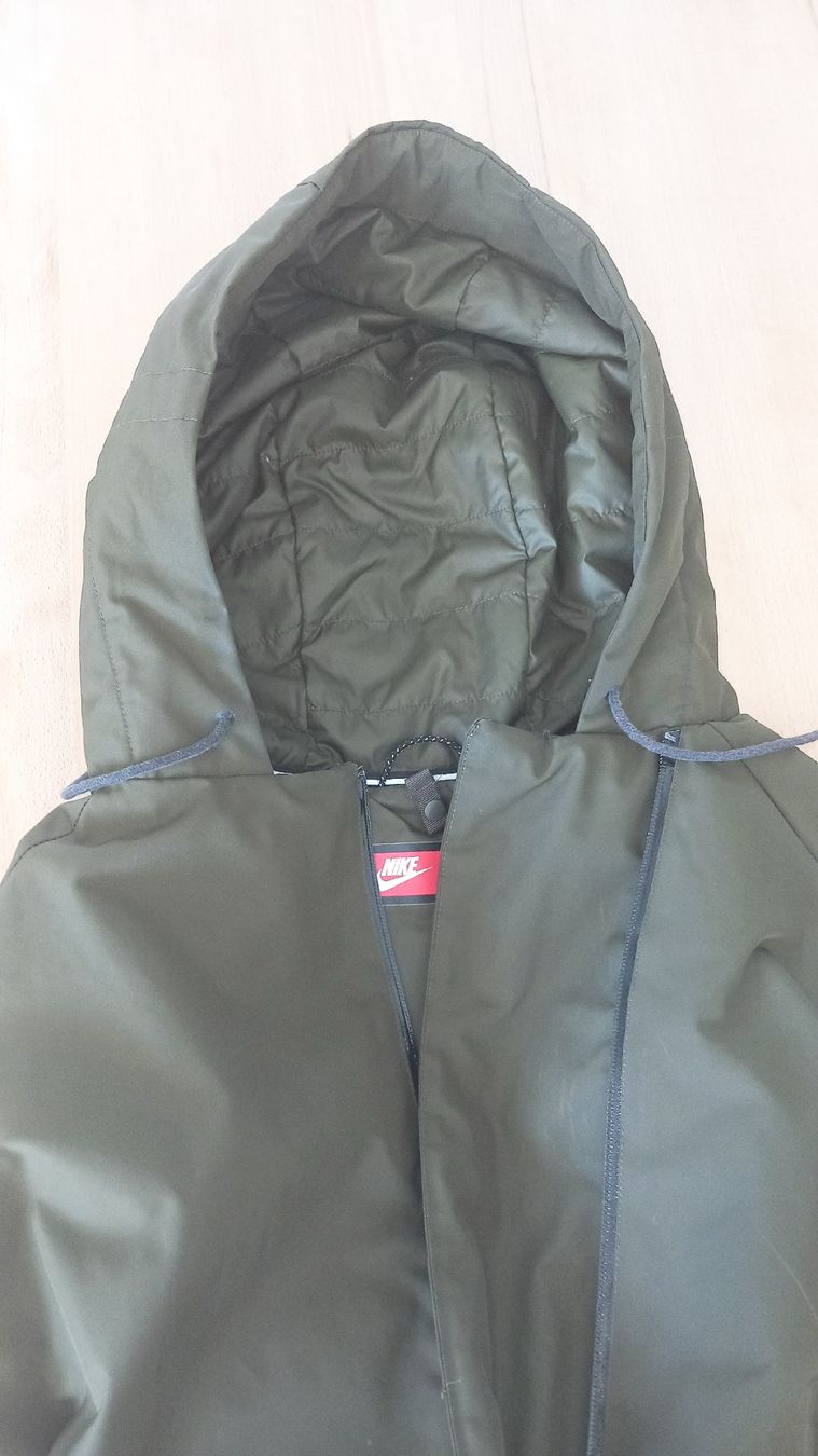 Nike Giacche: Kurzmantel Nike Gr S khaki – Usato da Eggersriet venduto da Taylorjam 6