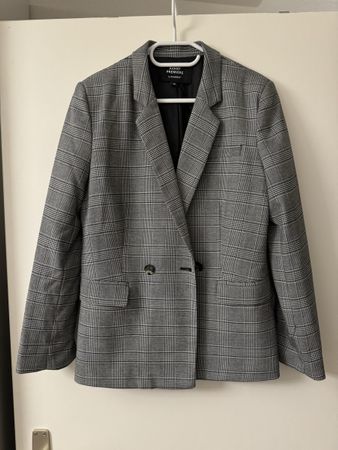 Pantalon à carreaux gris, taille M, parfait pour l'automne!