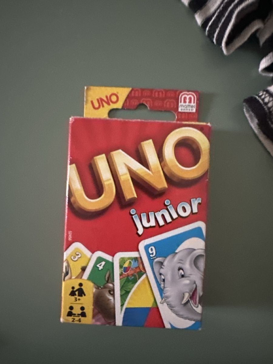 Jeux: Jeu UNO junior complet, neuf – D'occasion à Montreux par canori