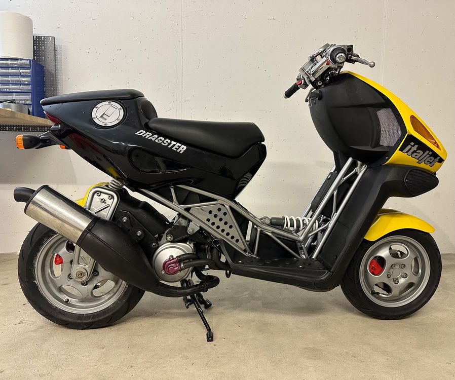 Elegantes Italjet Dragster 50 Bilder