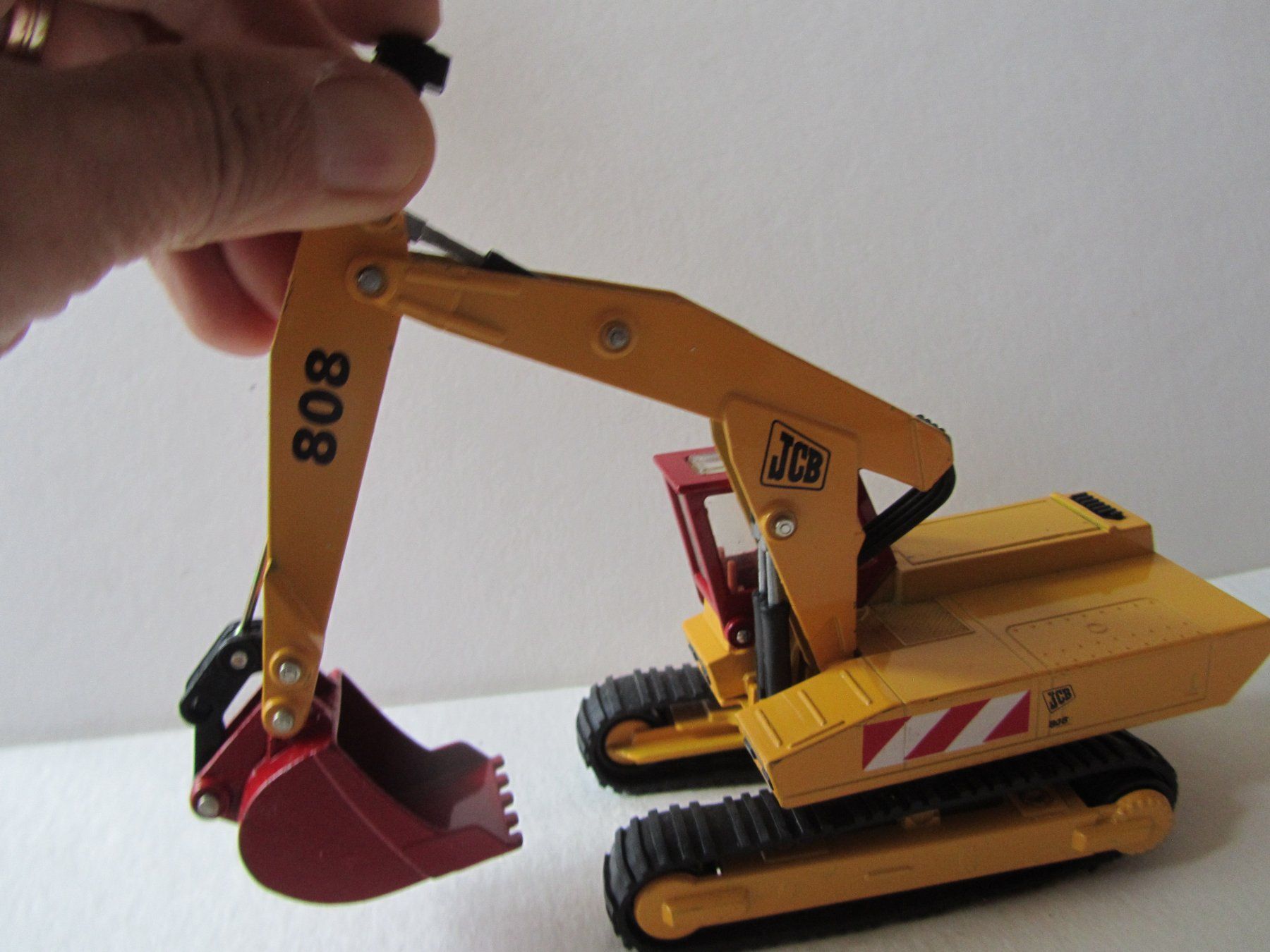 Matchbox Voitures modèles: JCB 808 Bagger, Matchbox Super Kings – D'occasion à Weiningen ZH par dietsch57 1