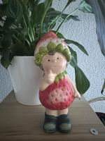 Gartenfigur – kleine Erdbeer-Gartenzwergin 🍓