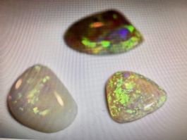 Farbintensive Crystal Opale 4.45 Ct.  Australien