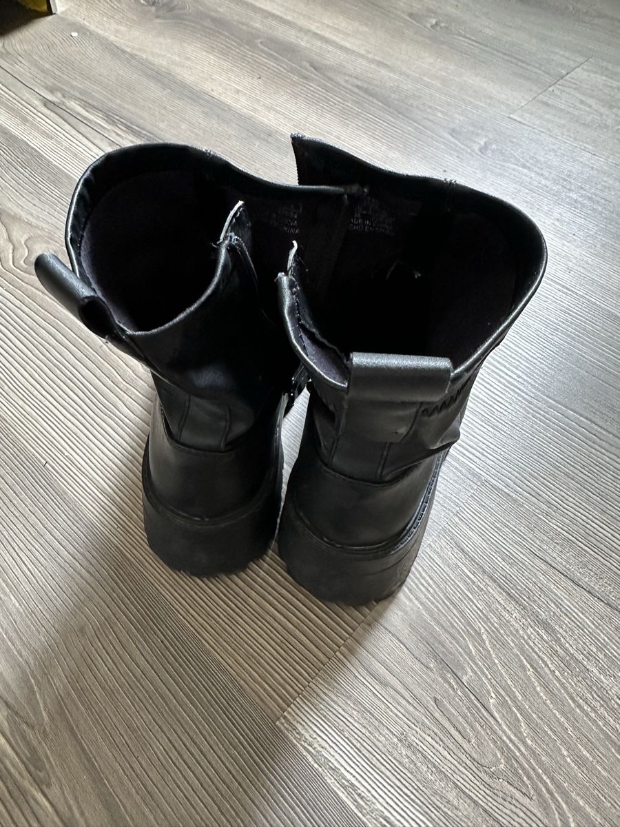 Stradivarius Scarpe da donna: Stiefel schwarz Stradivarius Gr. 37 – Usato da Schaanwald venduto da ael248 1