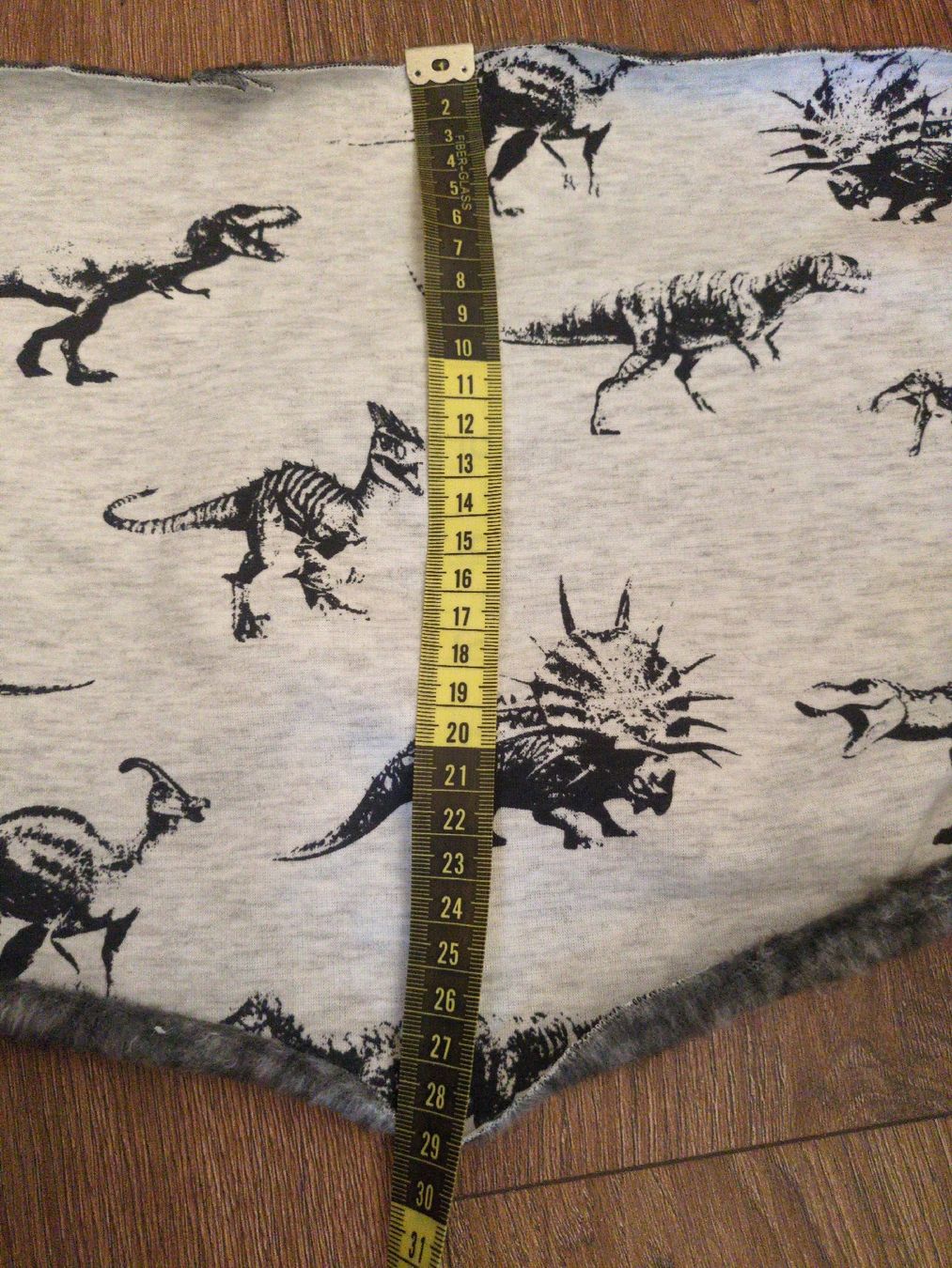 Stoffe: Stoffreste Dinosaurier grau Kinder  – Gebraucht aus Fankhaus (Trub) von sun_7677 3