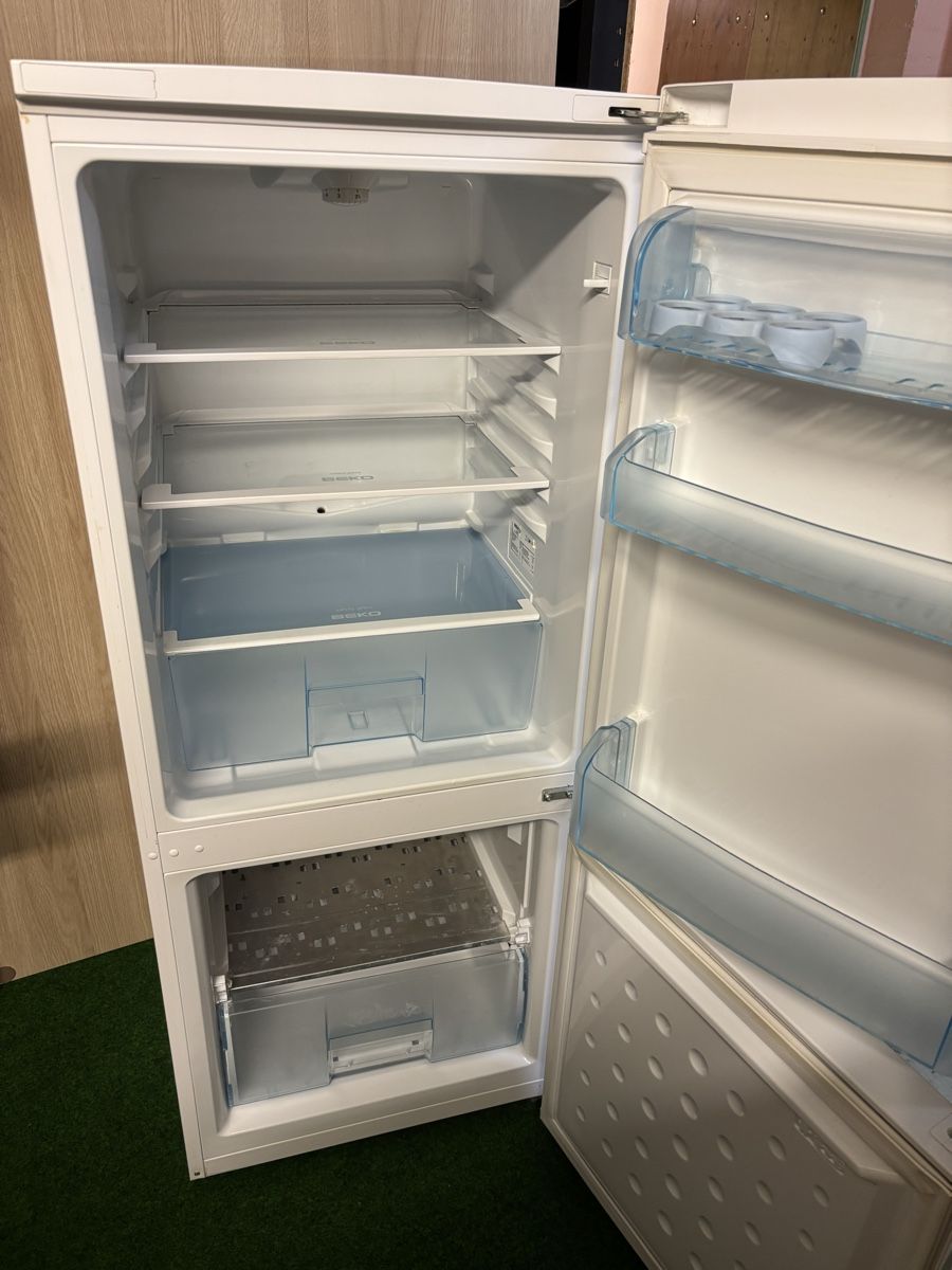 Kühlschrank: Kühlschrank mit kleine Kühltruhe  – Gebraucht aus Zug von Deks 5
