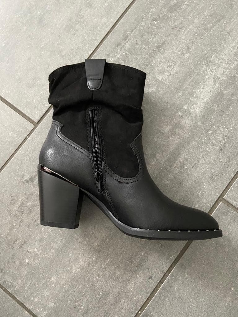 Scarpe da donna: Stiefeletten neu schwarz Gr.40 – Usato da Thalwil venduto da Briscolina 2