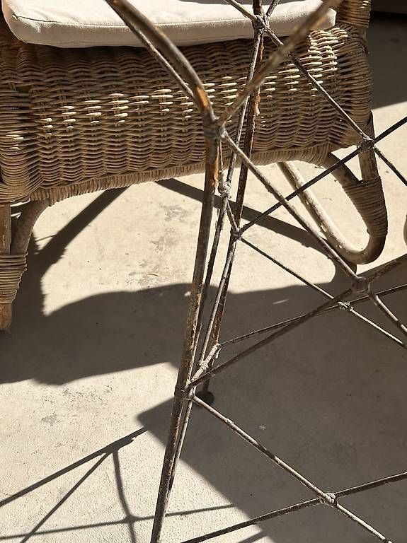 Tischset: Rattan Tischset mit vier Stühlen – Gebraucht aus Ittigen von Si29 3