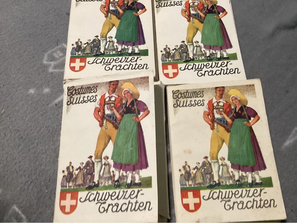 Cartoline postali: 4xSCHWEIZER TRACHTEN POSTKARTEN MAPPE 1931 – Usato da Münchenstein venduto da NoSu98