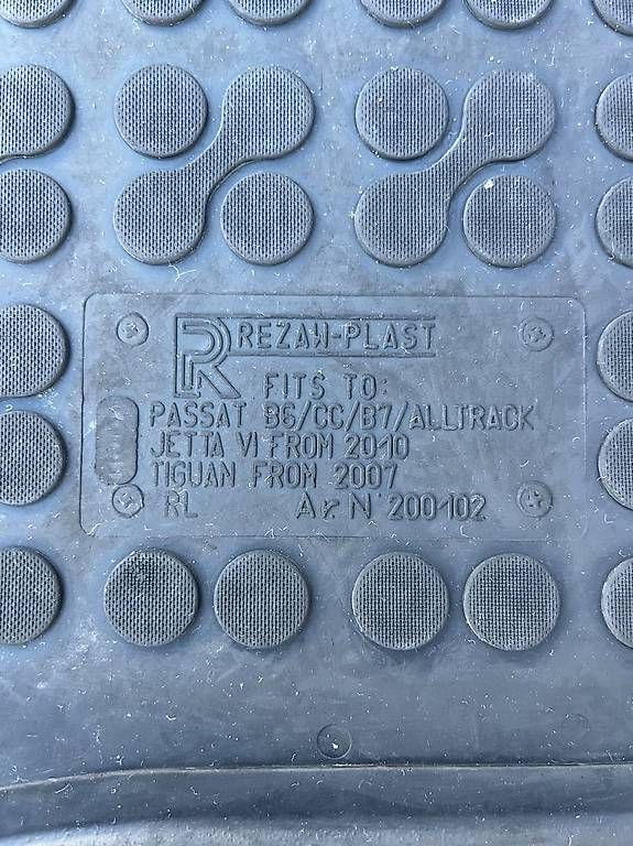 Tappeti & Tappetini: Satz 3D Gummifussmatten Passat – Usato da Tafers venduto da TRTBG 1