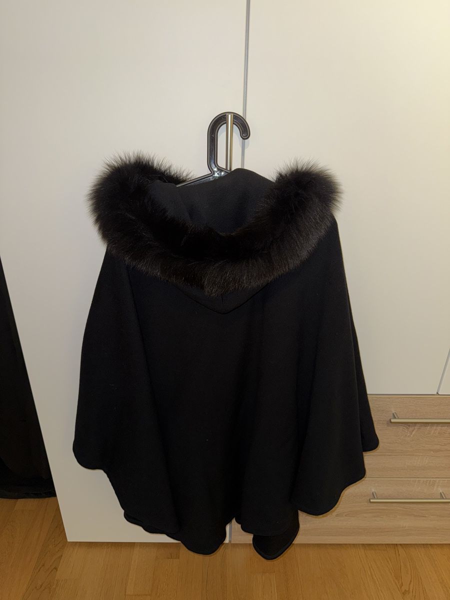 Altro in Moda donna: Sam Rone Poncho Schwarz – Nuovo e nell'imballaggio originale da Zürich venduto da Marti97 1