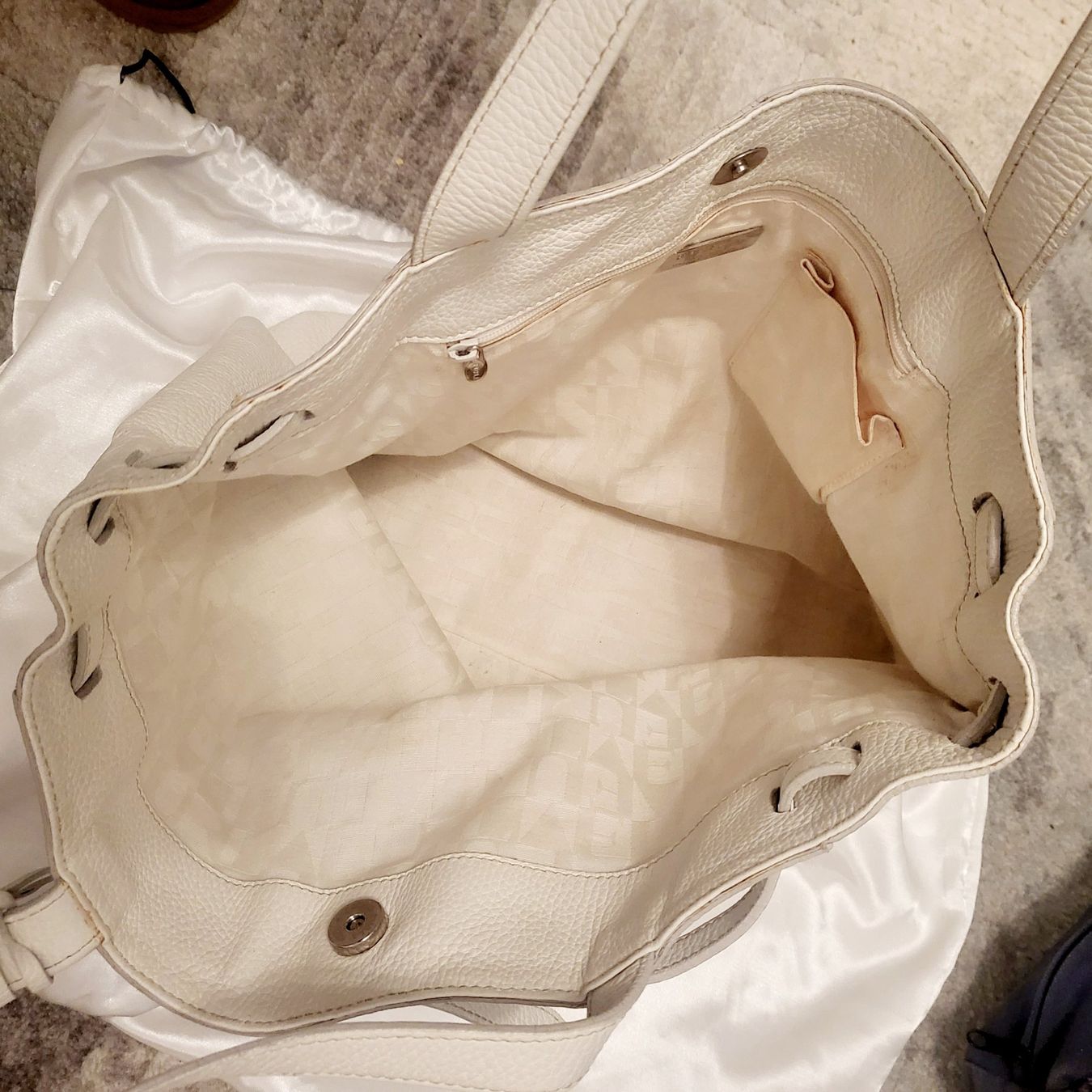 Furla Borse da donna: Sac en cuir Furla pour femme. – Nuovo (secondo la descrizione) da Neuchâtel venduto da wikit 2