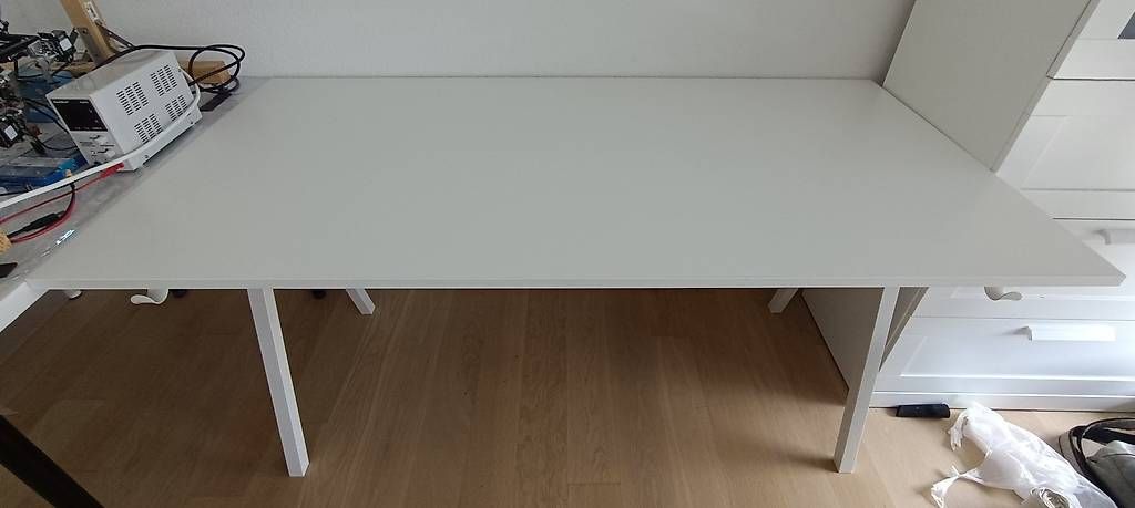 Scrivanie: Schreibtisch TROTTEN, IKEA, weiss – Usato da Burgdorf venduto da mar_p9rd 1