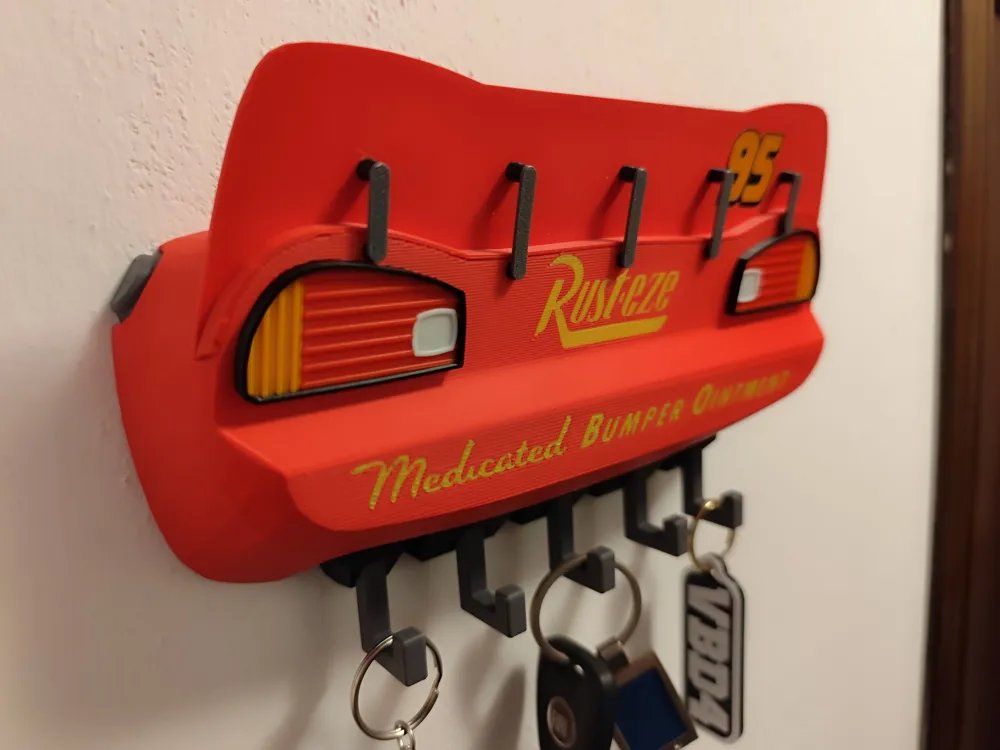Eisenwaren: Lightning McQueen Schlüsselhalter – Neu (gemäss Beschreibung) aus Niederweningen von Wellington3D 7