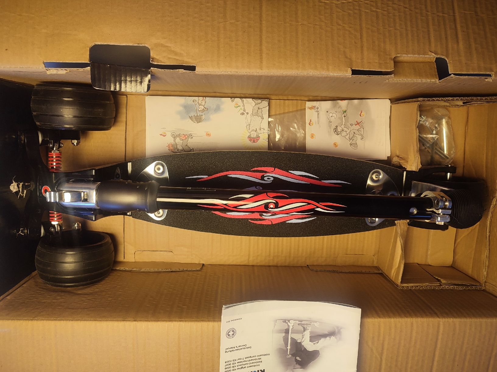 Micro Kickboard: Micro Mobility Systems Kickboard Monster Black – Neuf avec emballage d'origine à Courrendlin par sta_6qcj 3